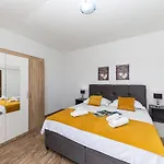 Exquisite Spacious Bufaline With Pool And Gym Villa