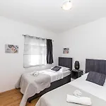Villa Exquisite Spacious Bufaline With Pool And Gym *