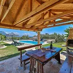 Exquisite Spacious Bufaline With Pool And Gym Villa Kaštel Novi
