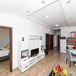 Exquisite Spacious Bufaline With Pool And Gym Villa Kaštel Novi