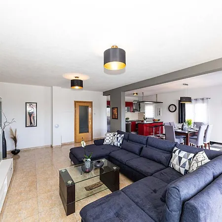 فيلة Exquisite Spacious Bufaline With Pool And Gym Kaštel Novi