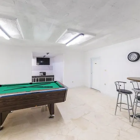 فيلة Exquisite Spacious Bufaline With Pool And Gym Kaštel Novi