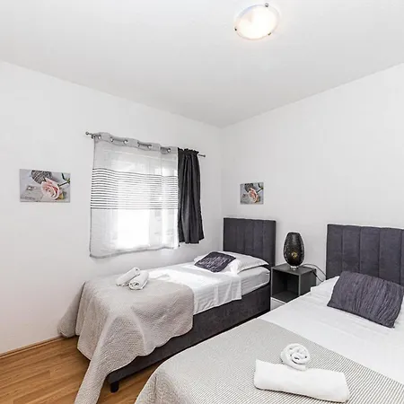 Βίλα Exquisite Spacious Bufaline With Pool And Gym *