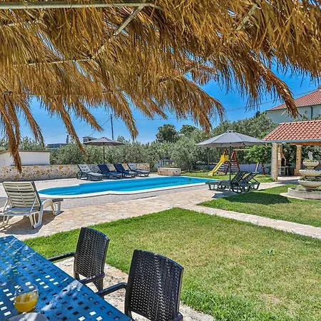 فيلة Exquisite Spacious Bufaline With Pool And Gym Kaštel Novi